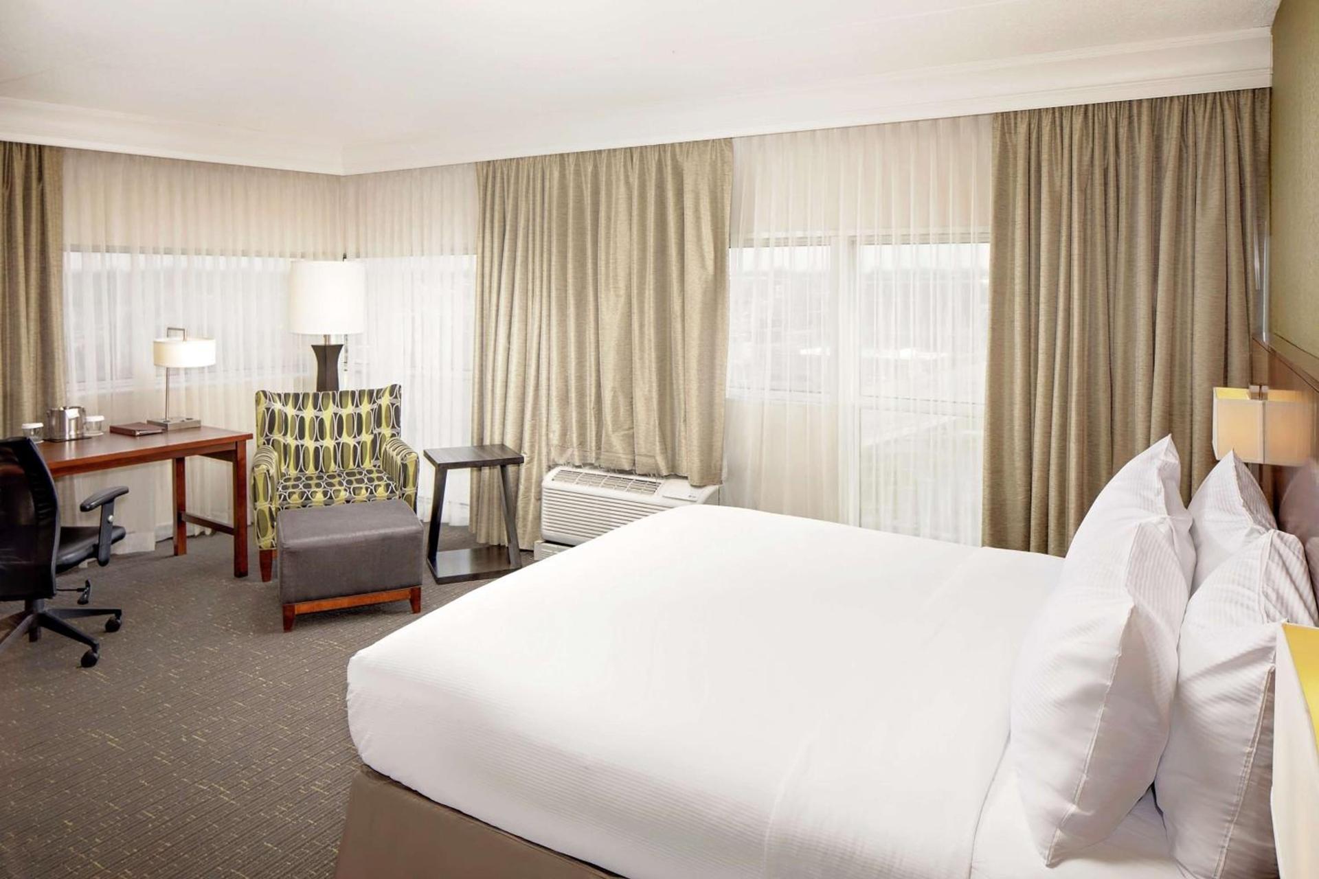 DoubleTree by Hilton Hotel South Bend photo 43
