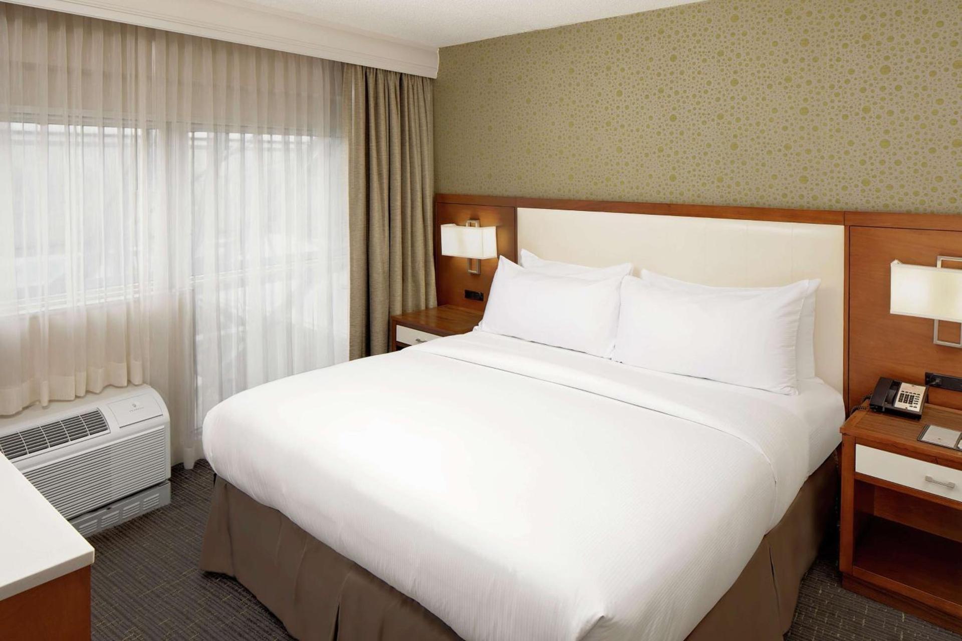 DoubleTree by Hilton Hotel South Bend photo 44