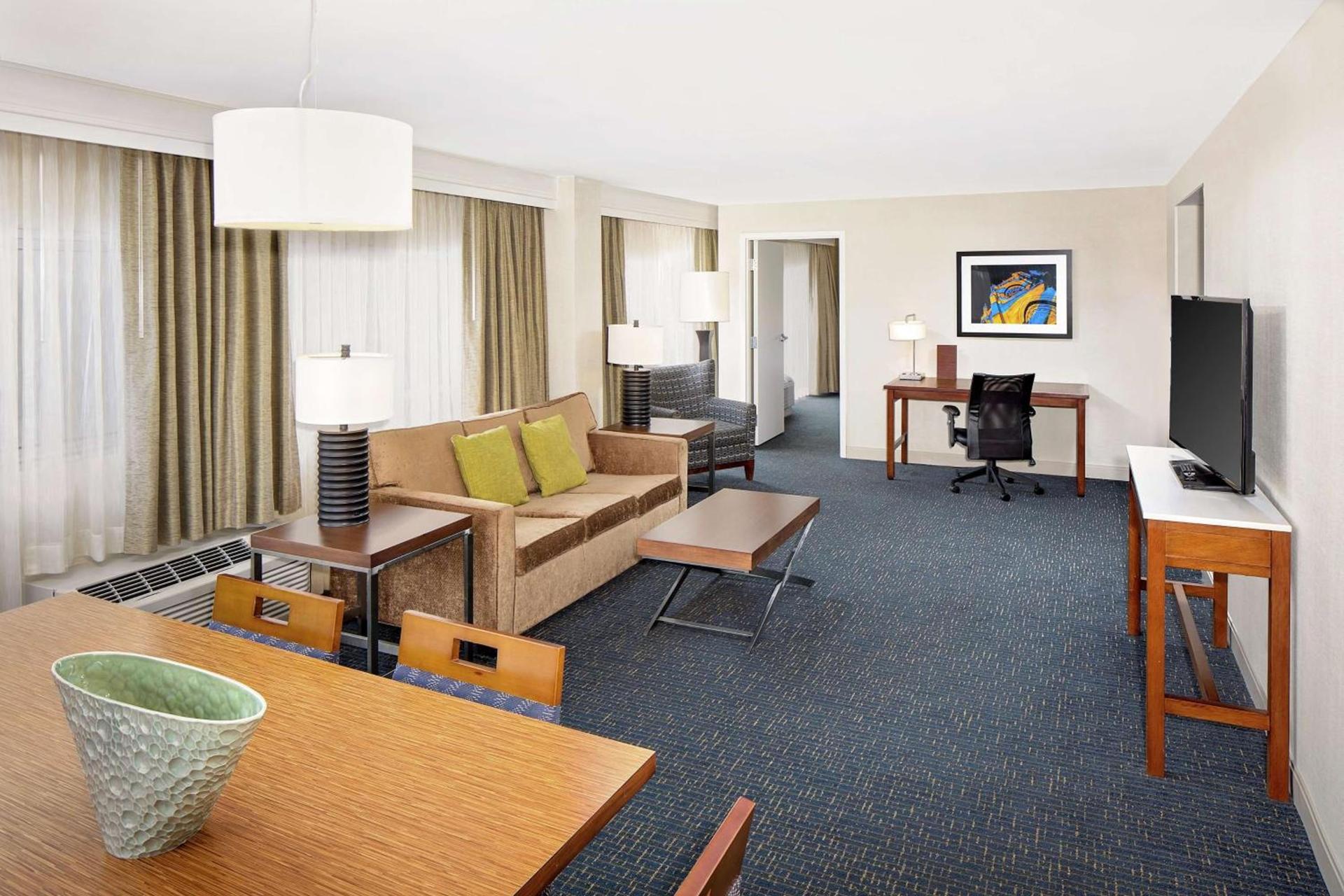 DoubleTree by Hilton Hotel South Bend photo 45