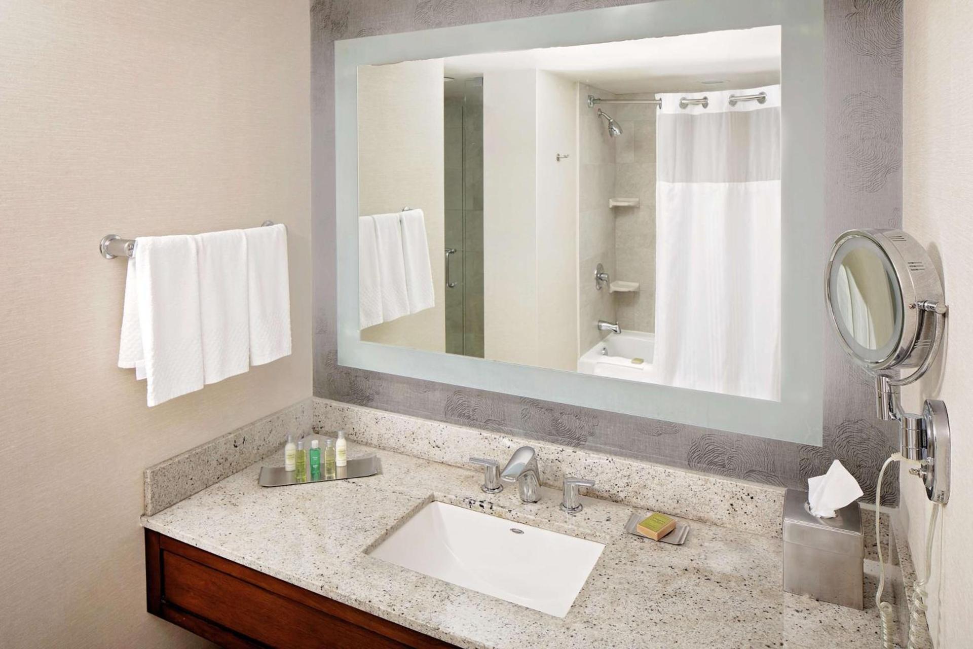DoubleTree by Hilton Hotel South Bend photo 51