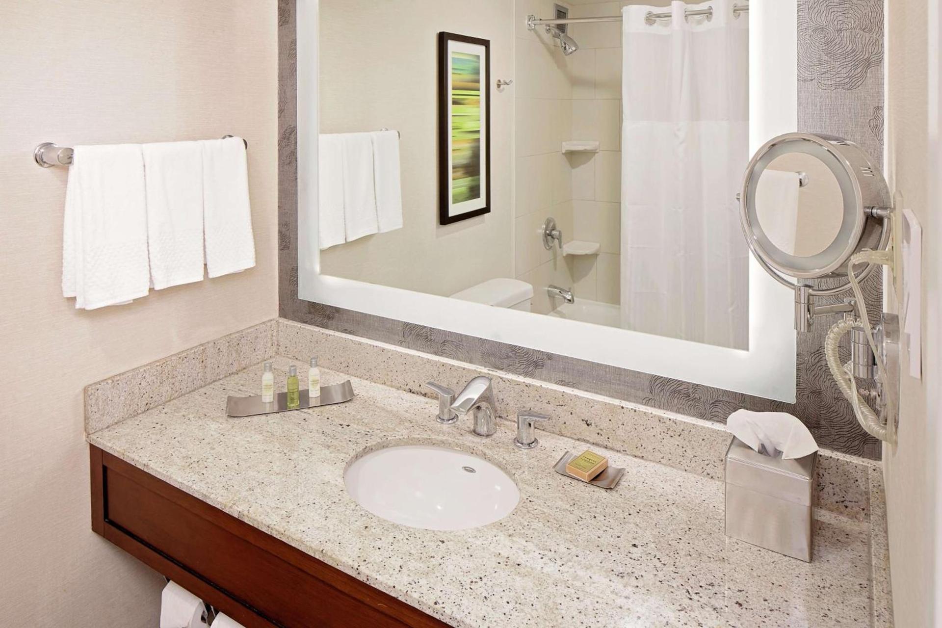 DoubleTree by Hilton Hotel South Bend photo 52