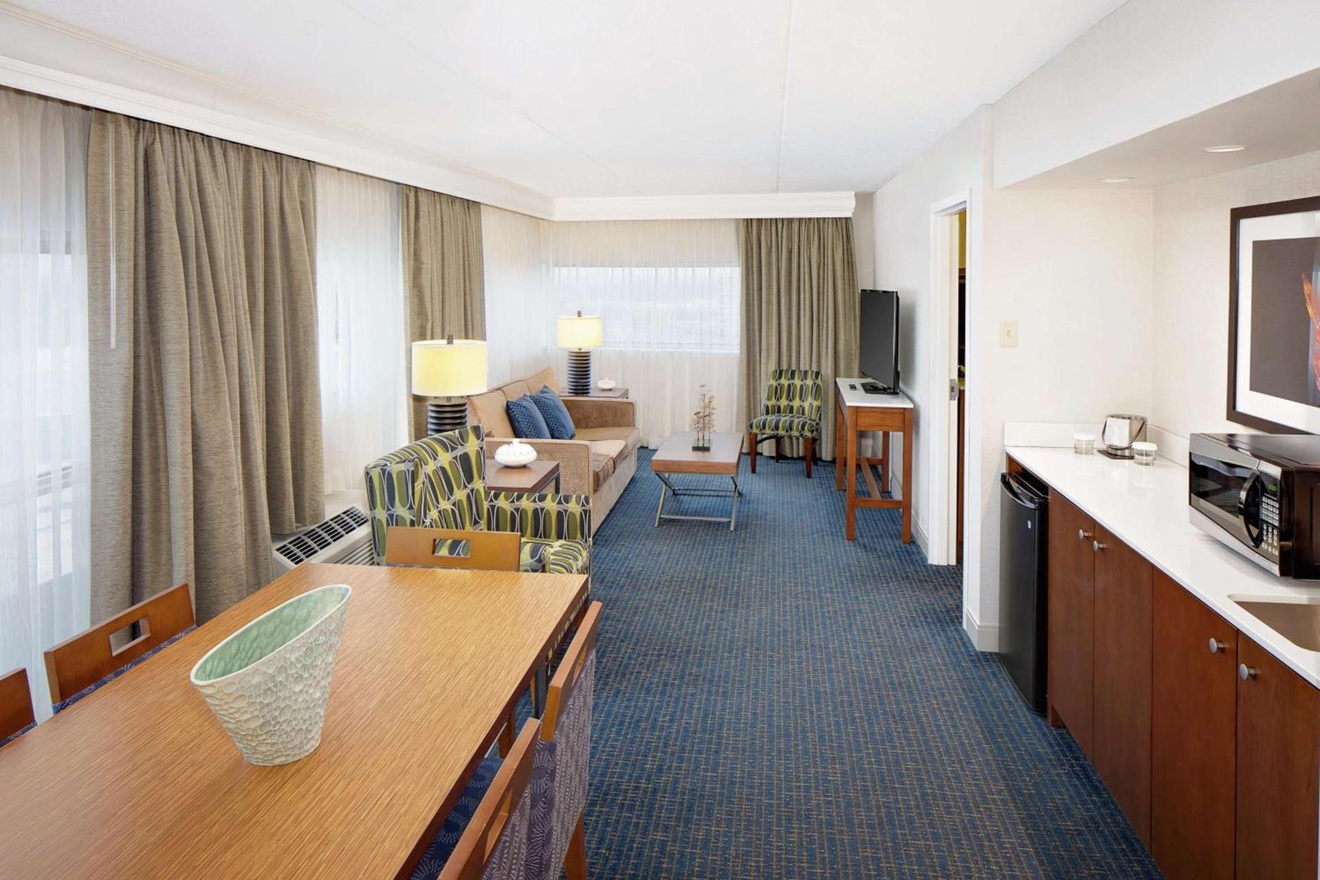DoubleTree by Hilton Hotel South Bend photo 77