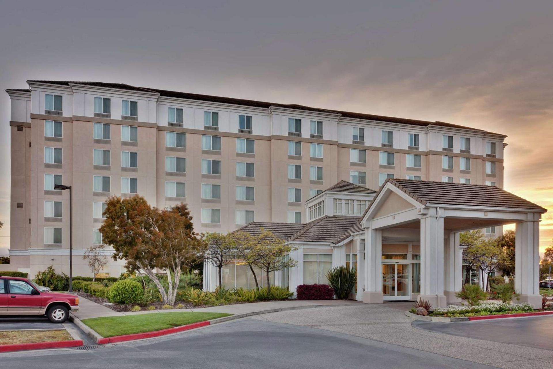 Hilton Garden Inn San Francisco Airport North photo 2