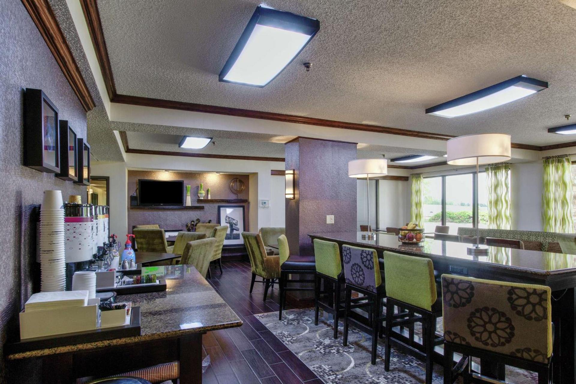 Hampton Inn Salina photo 4