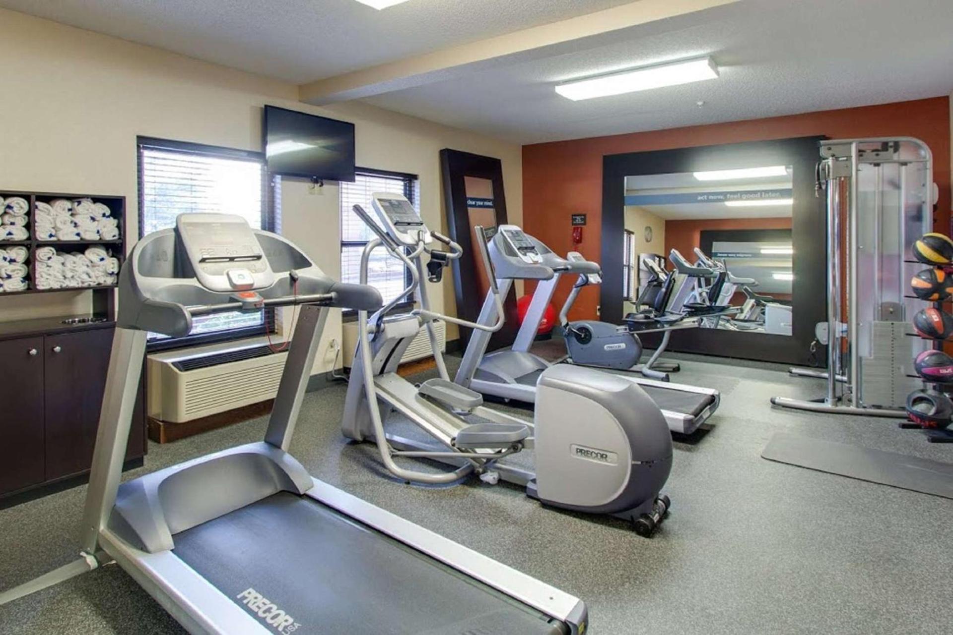 Hampton Inn Salina photo 12