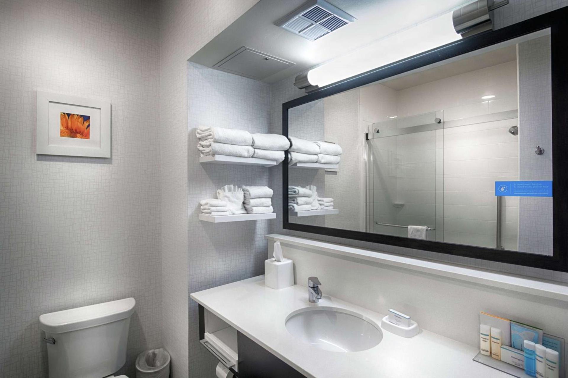 Hampton Inn Salina photo 22