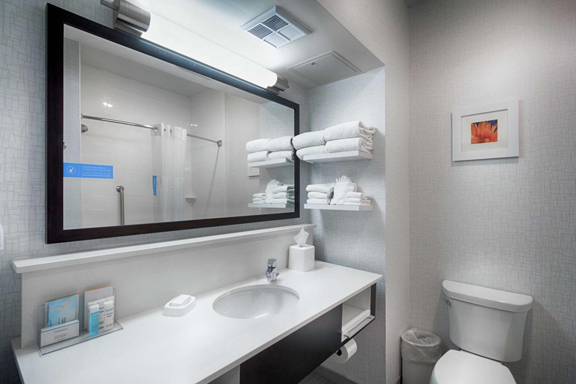 Hampton Inn Salina photo 26