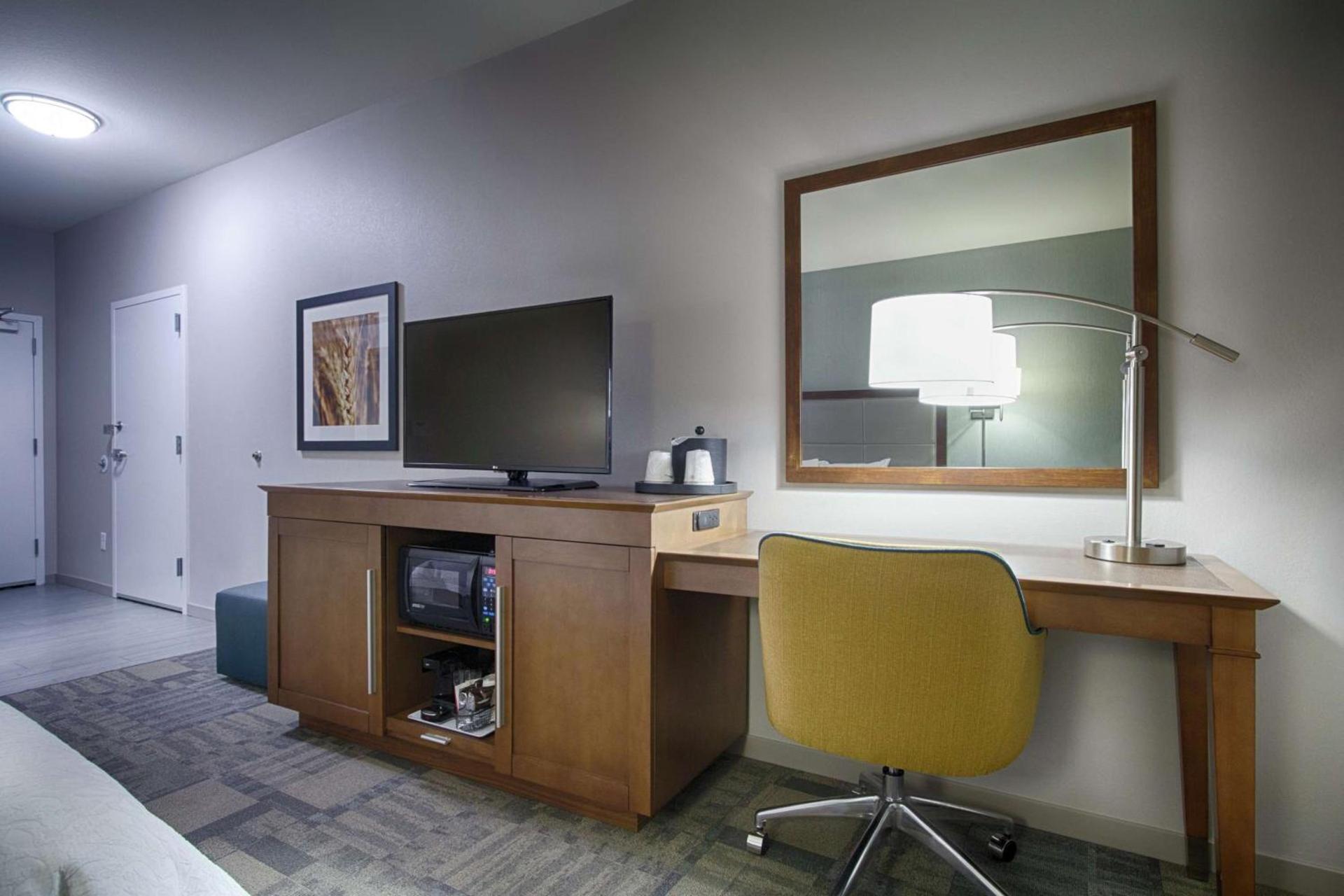 Hampton Inn Salina photo 29