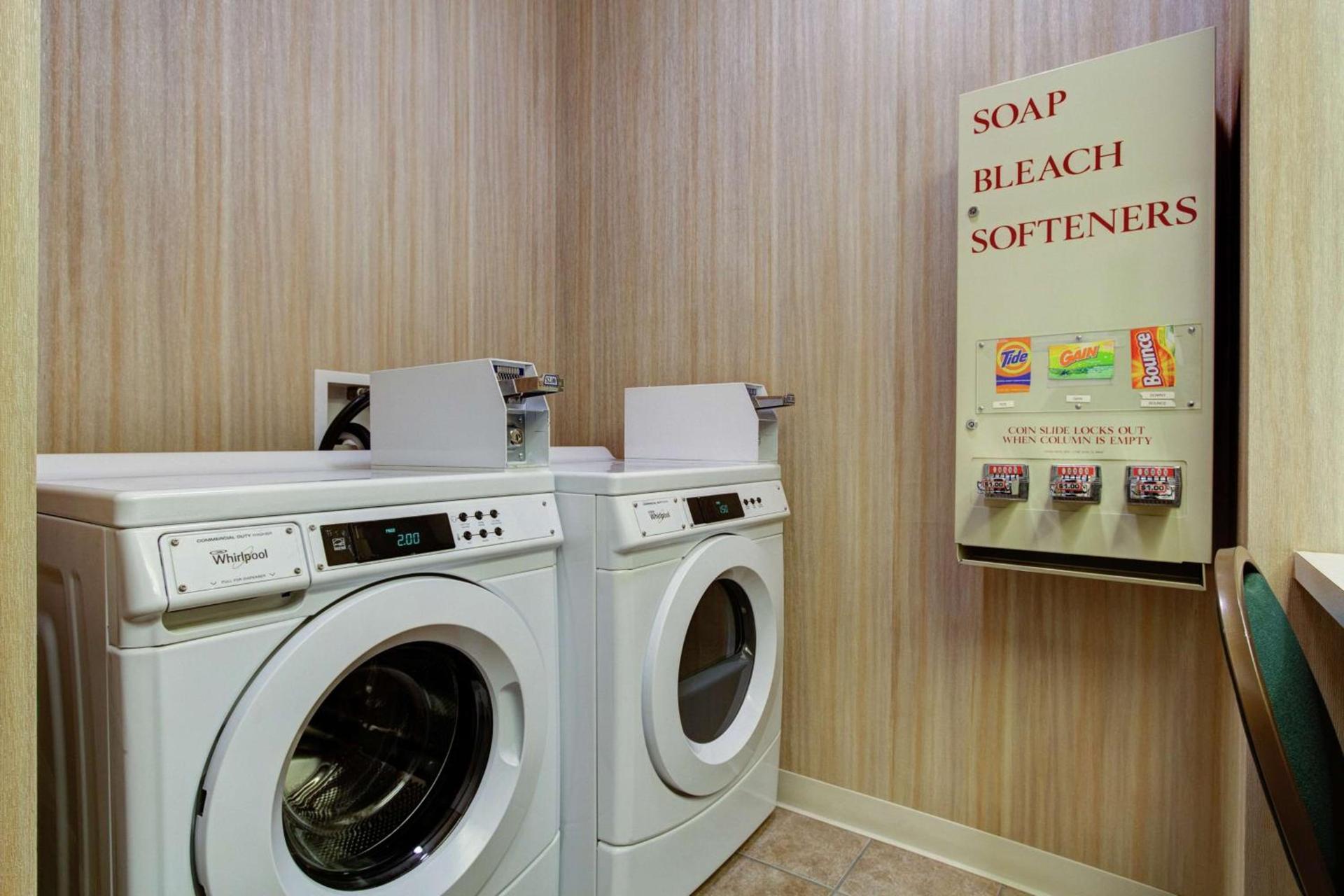 Hampton Inn Salina photo 33