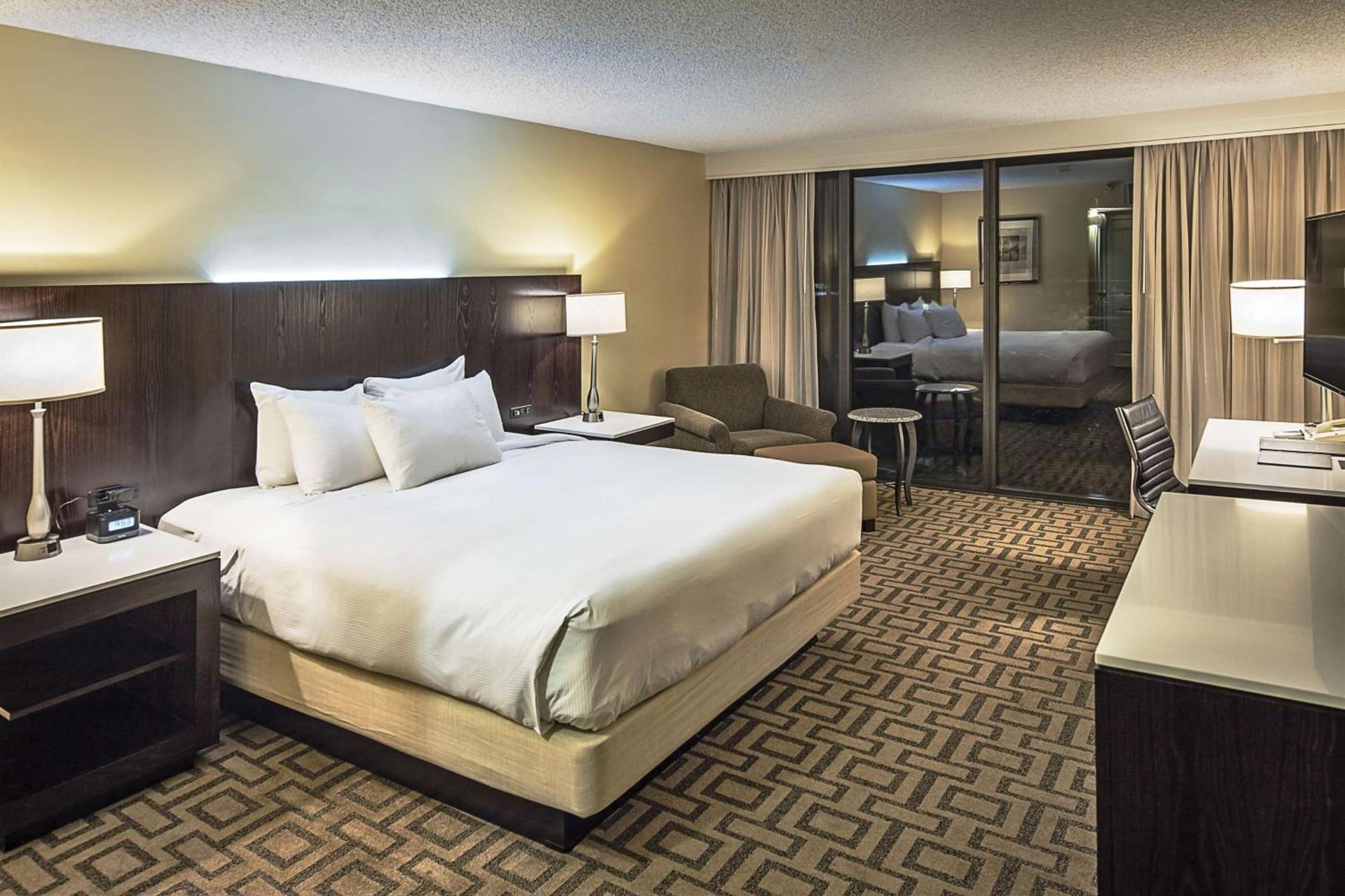 Hilton Sacramento Arden West photo 22