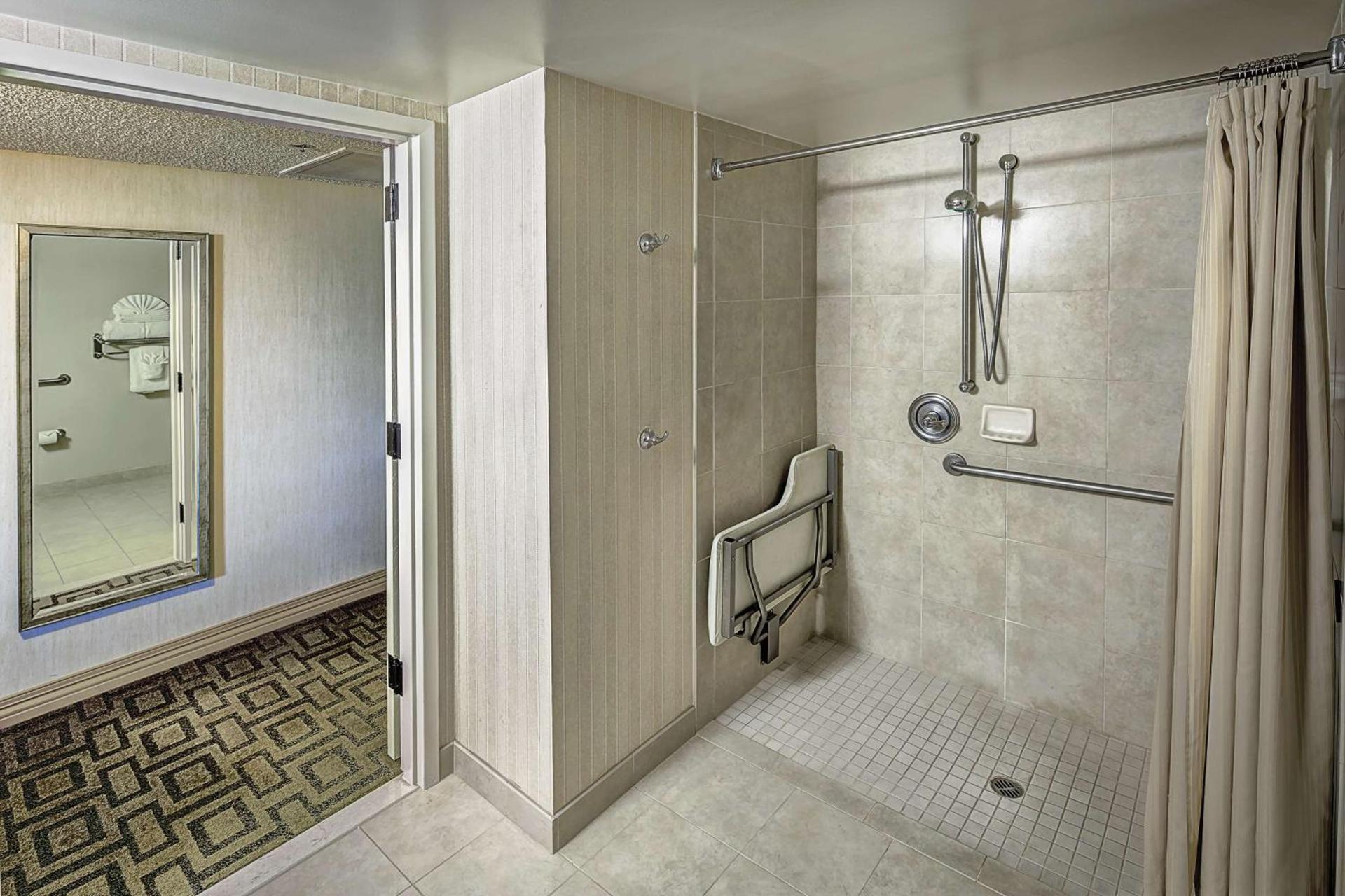 Hilton Sacramento Arden West photo 24