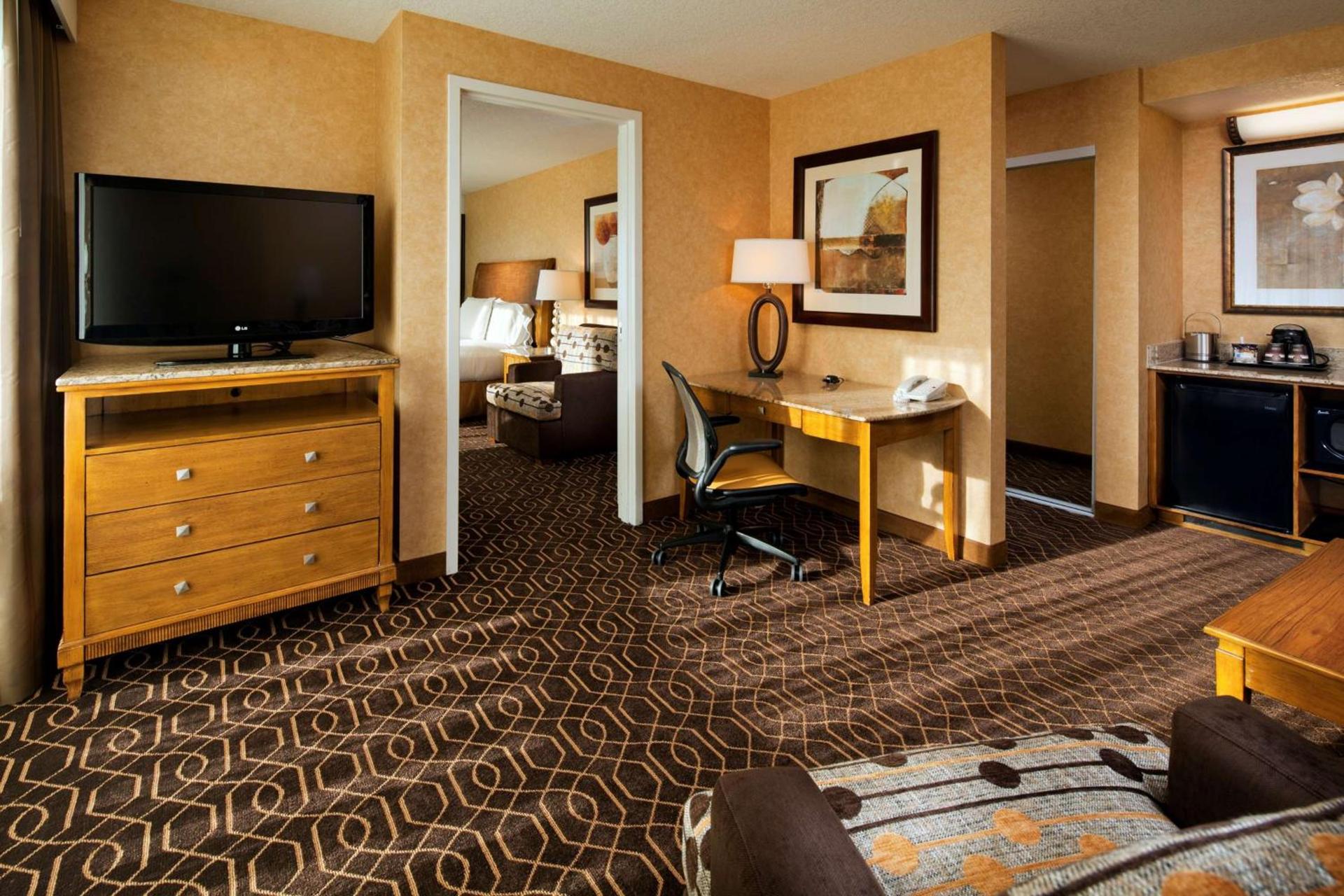 DoubleTree Suites By Hilton Anaheim Resort/Convention Center photo 17