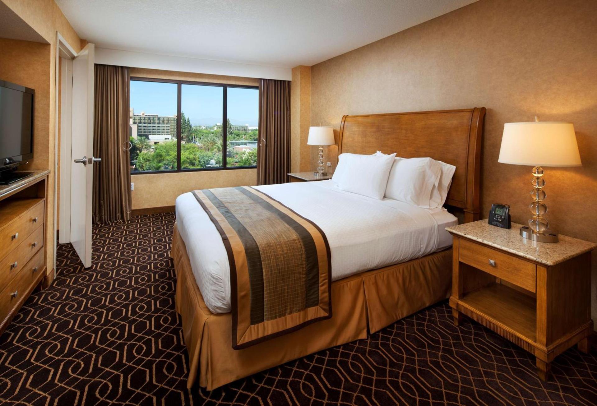 DoubleTree Suites By Hilton Anaheim Resort/Convention Center photo 23