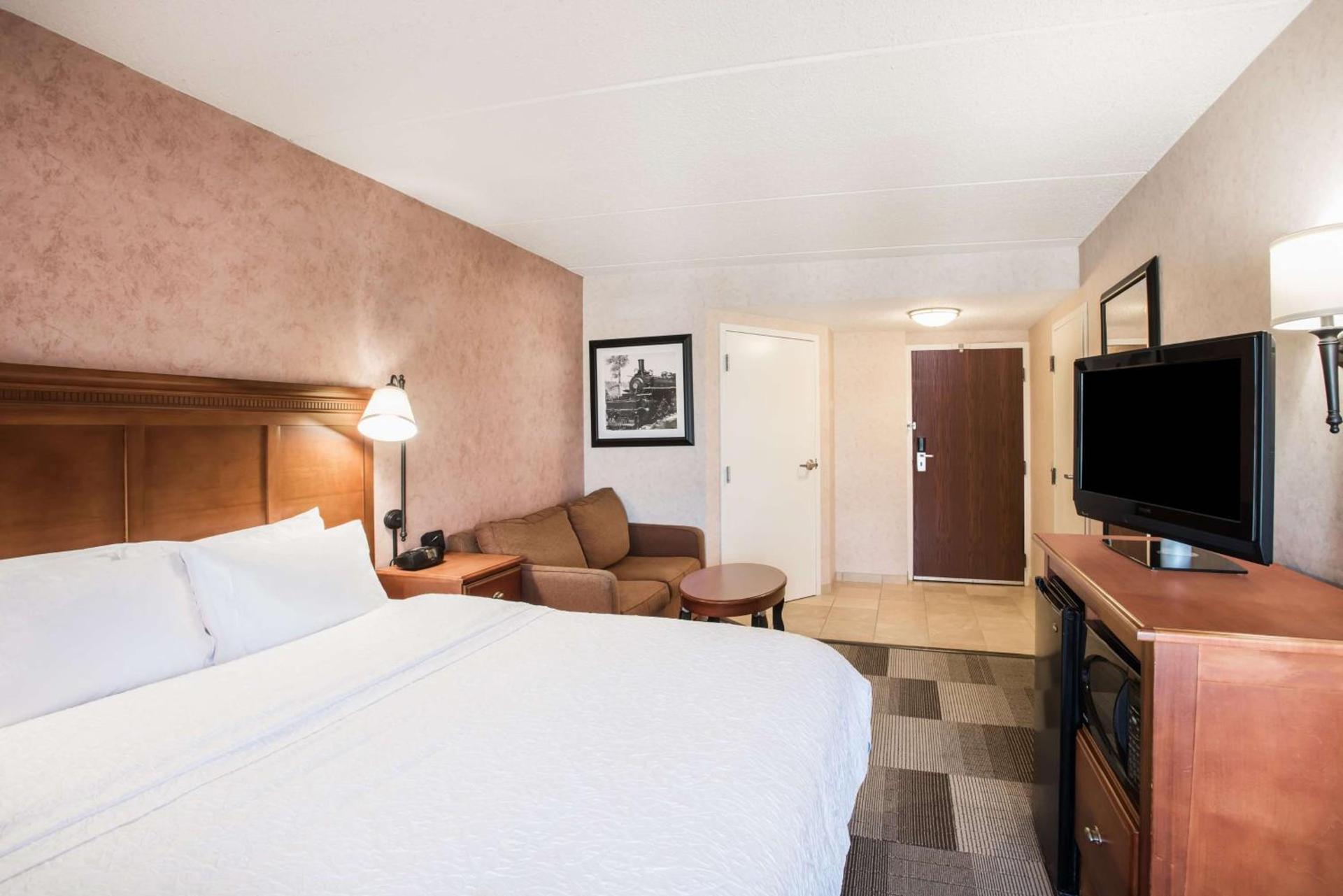 Hampton Inn West Springfield photo 15