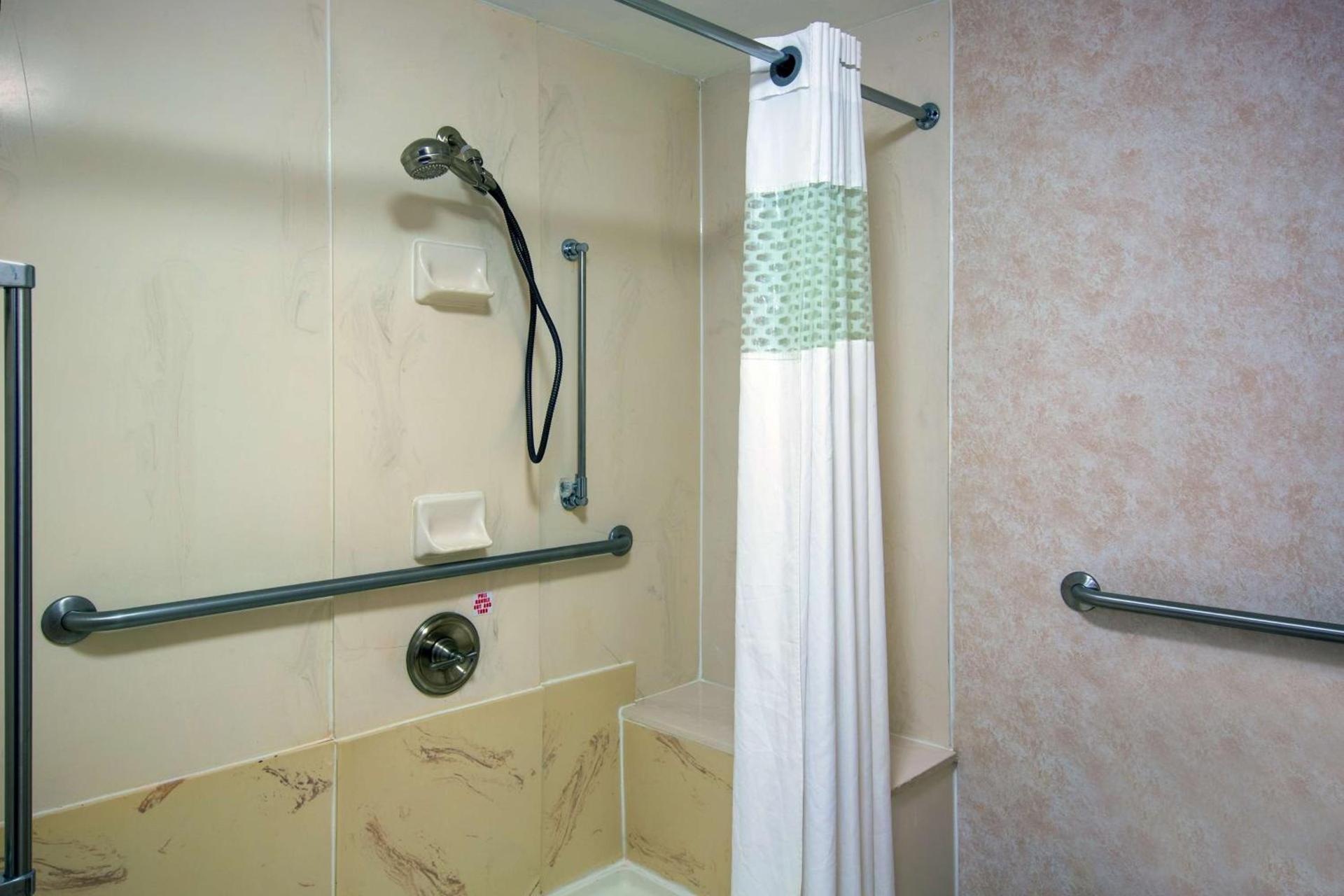 Hampton Inn West Springfield photo 17