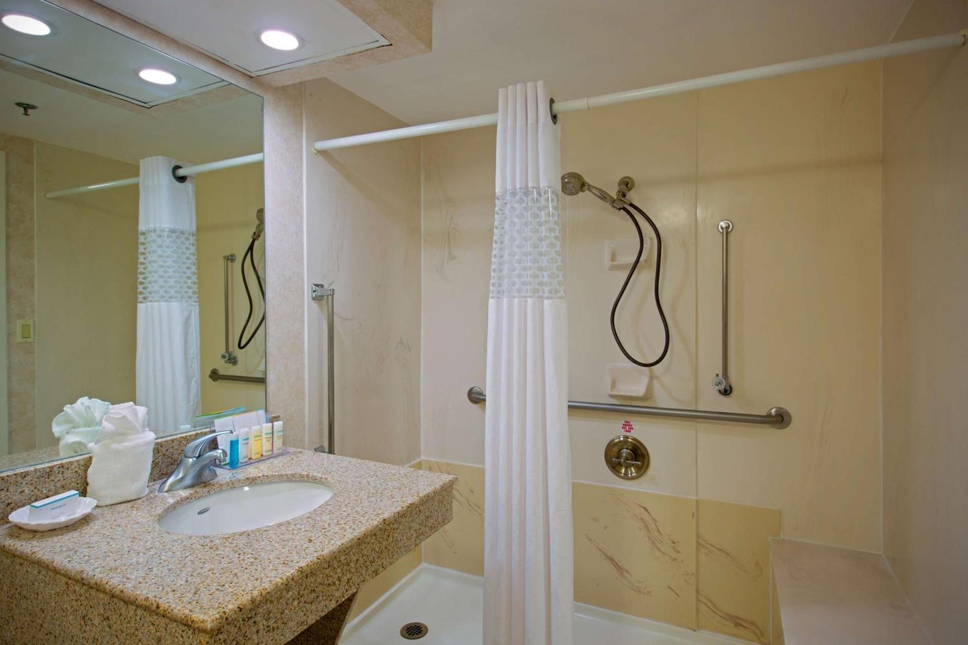 Hampton Inn West Springfield photo 20