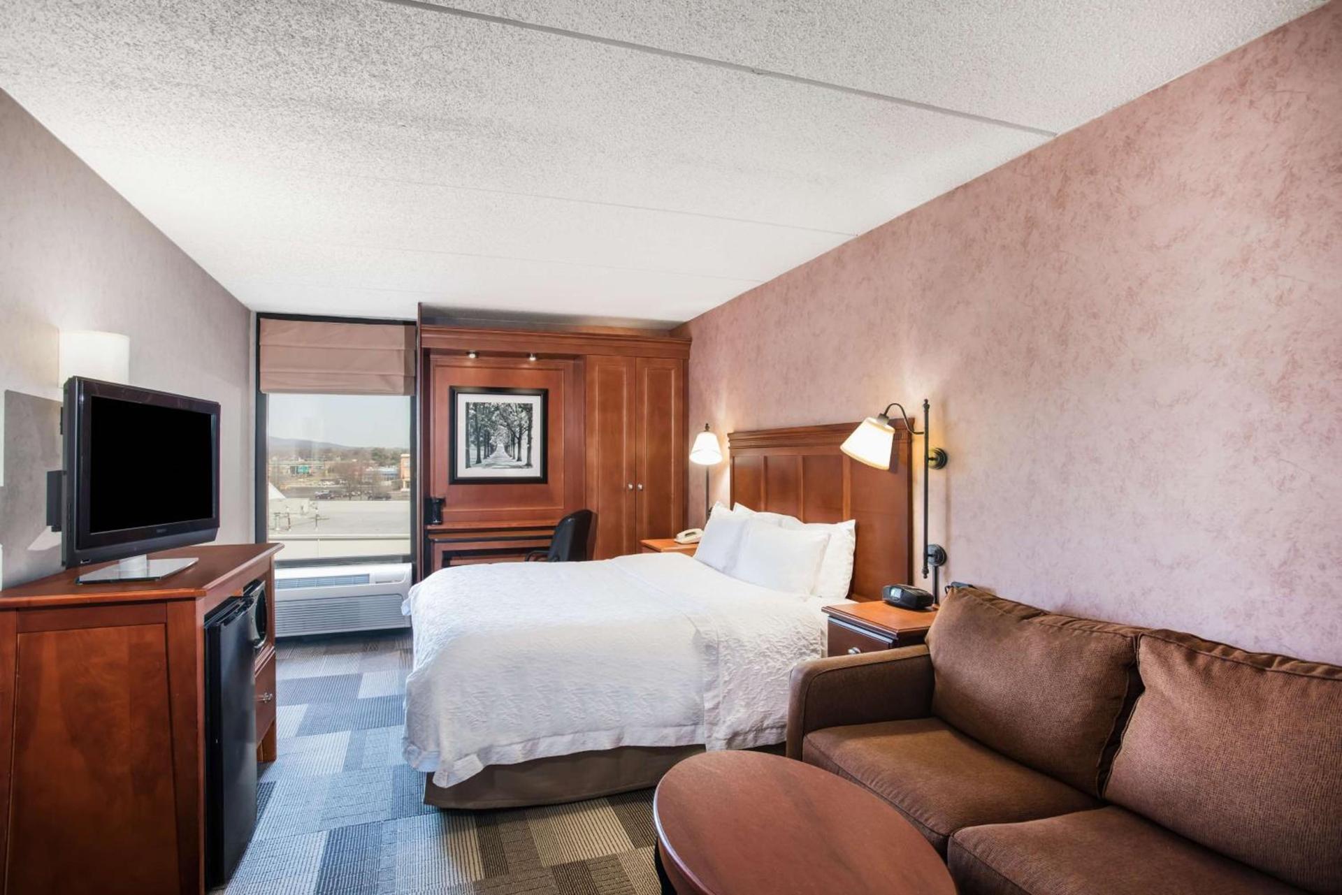 Hampton Inn West Springfield photo 29