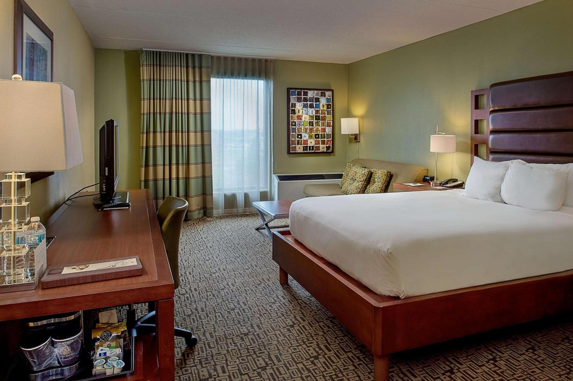 DoubleTree by Hilton Collinsville/St.Louis photo 21