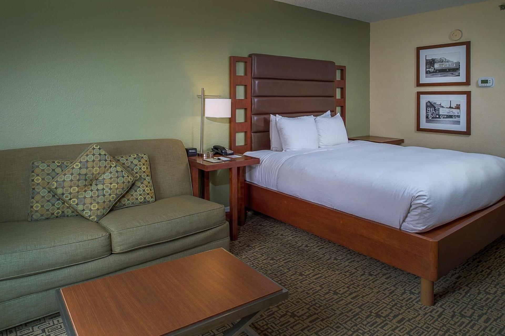 DoubleTree by Hilton Collinsville/St.Louis photo 28