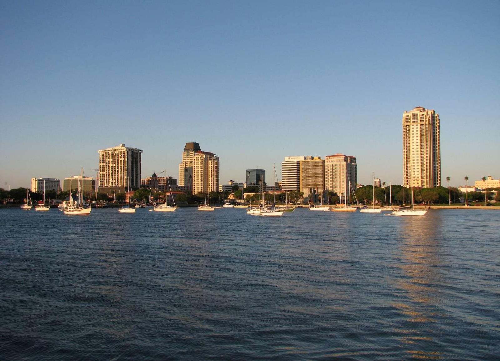 Hilton St. Petersburg Bayfront photo 2