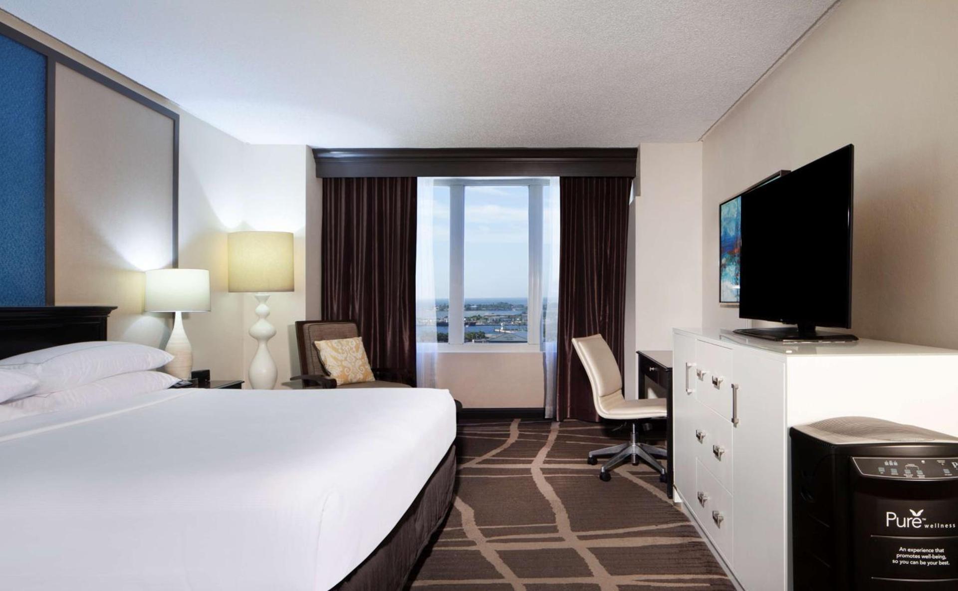 Hilton St. Petersburg Bayfront photo 32