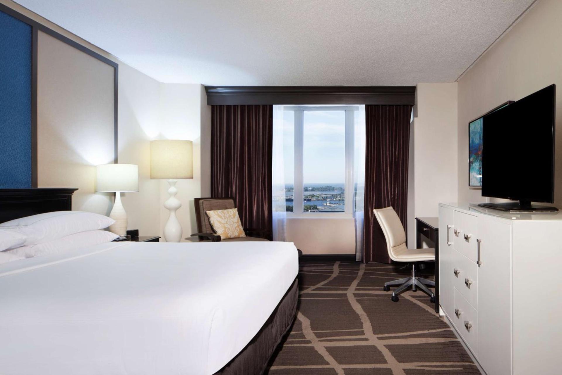 Hilton St. Petersburg Bayfront photo 33