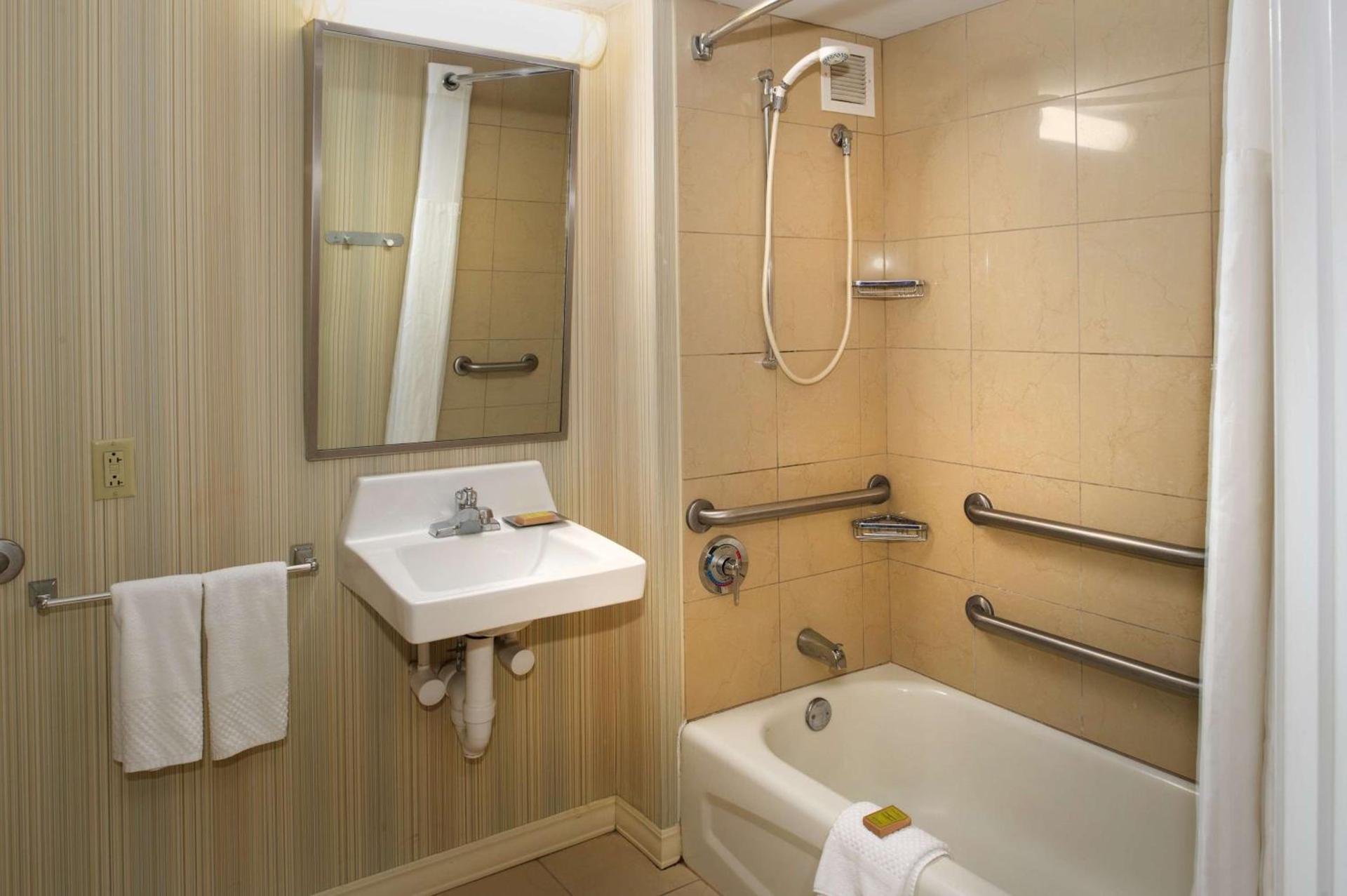 Hilton St. Louis Airport photo 51