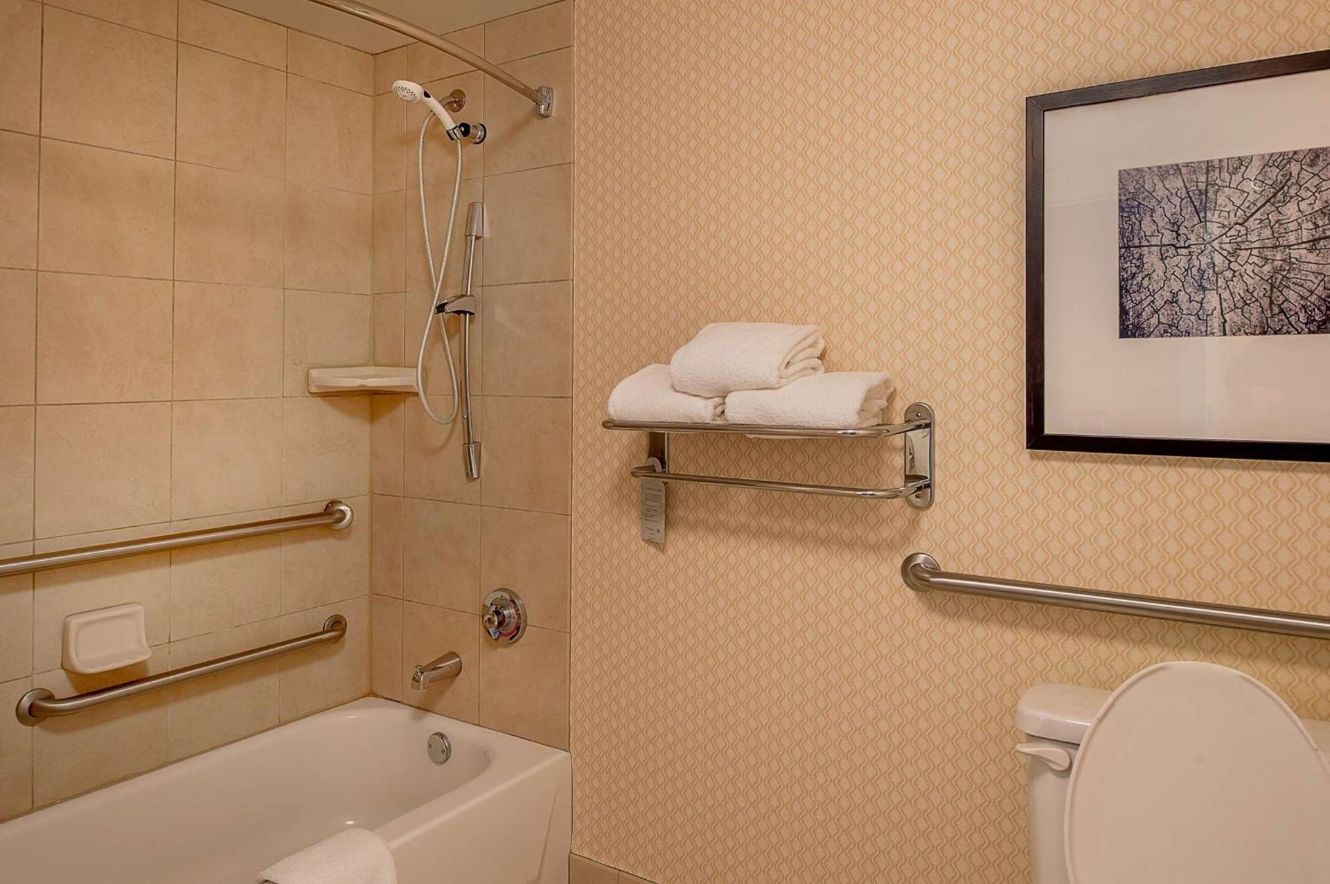 Hilton Garden Inn St. Louis Airport photo 33
