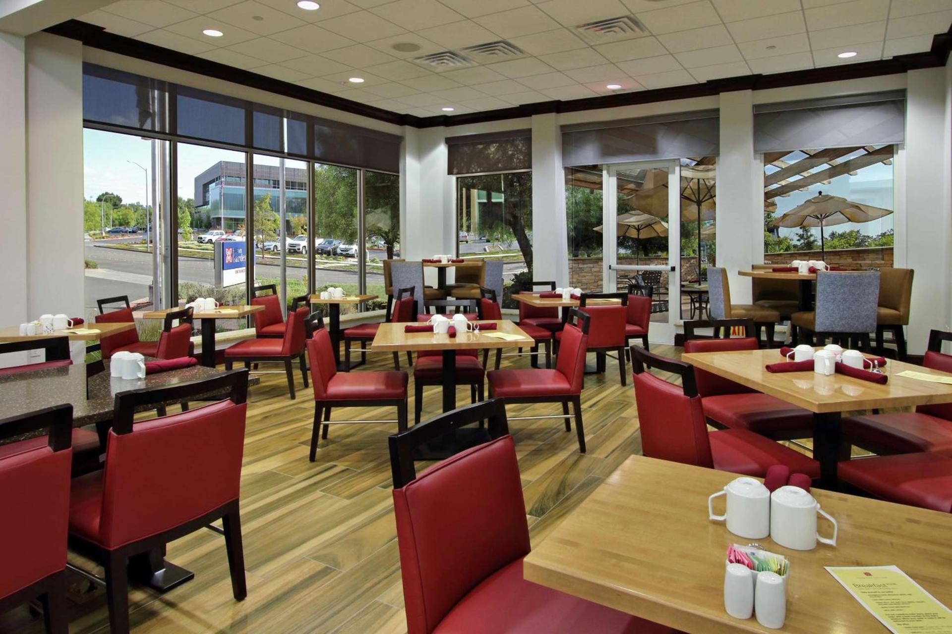 Hilton Garden Inn Sonoma County Airport photo 20