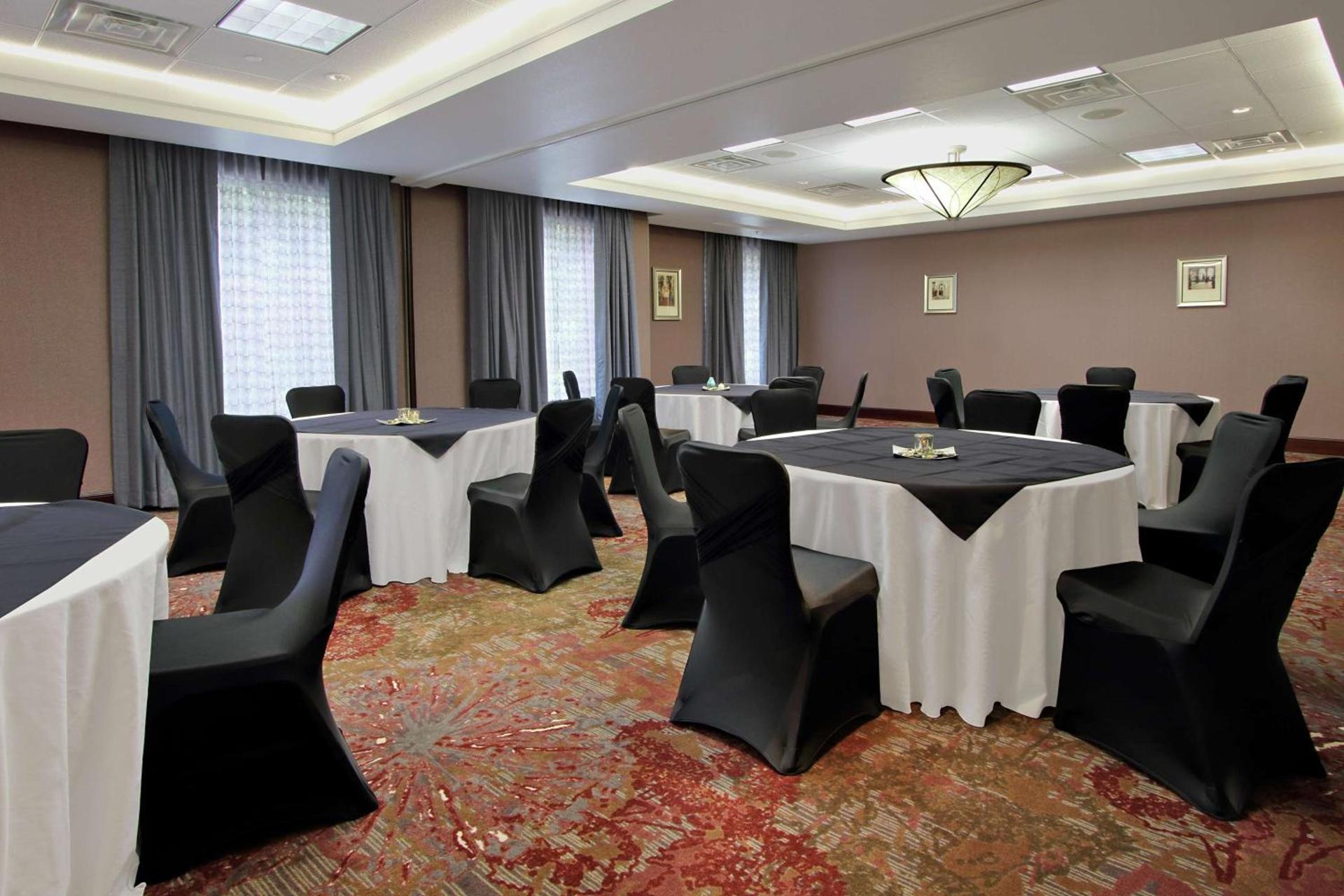 Hilton Garden Inn Sonoma County Airport photo 22
