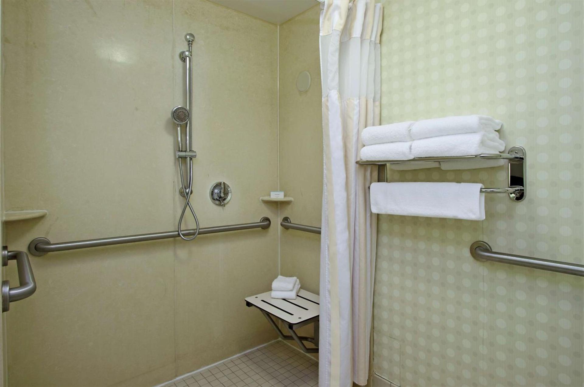 Hilton Garden Inn Sonoma County Airport photo 25