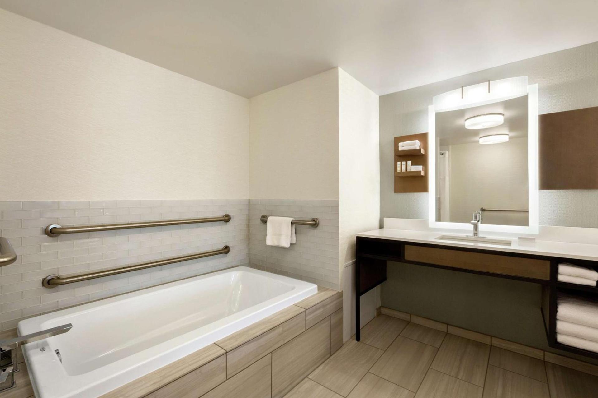 Hilton Garden Inn Tifton photo 26