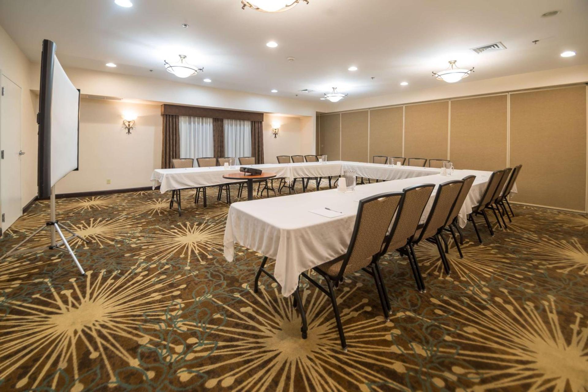 Hampton Inn Tiffin photo 15