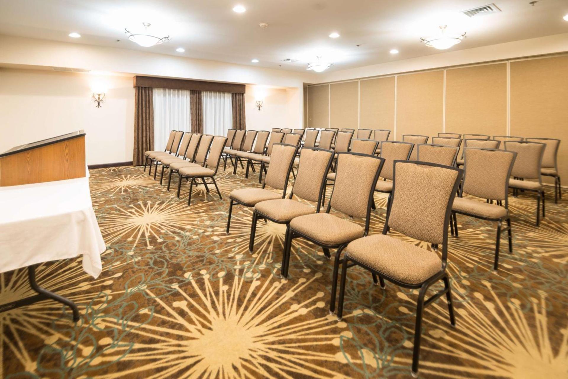Hampton Inn Tiffin photo 33