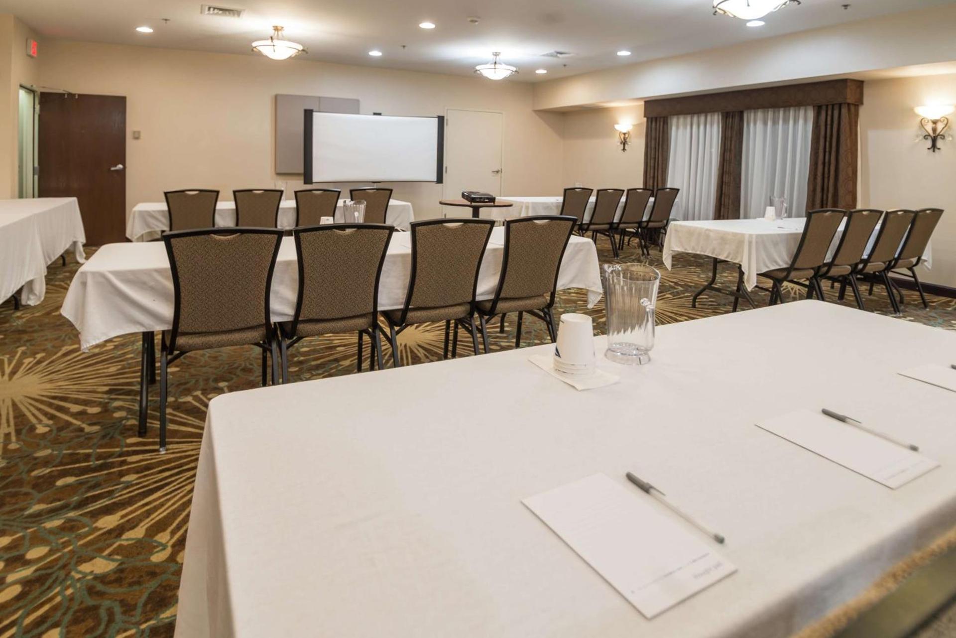 Hampton Inn Tiffin photo 22