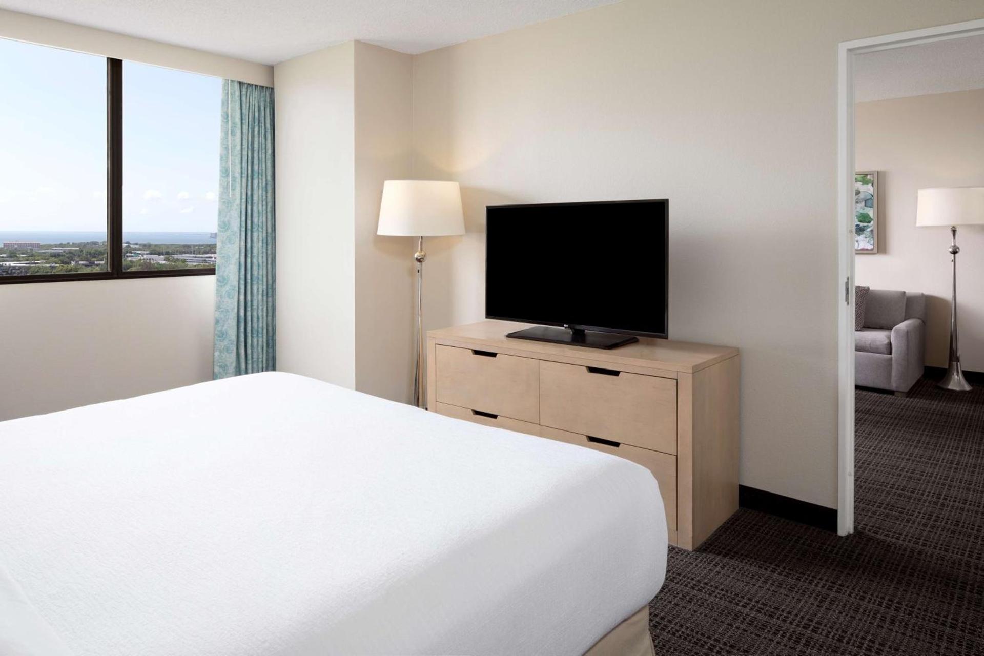 Embassy Suites by Hilton Tampa Airport Westshore photo 4