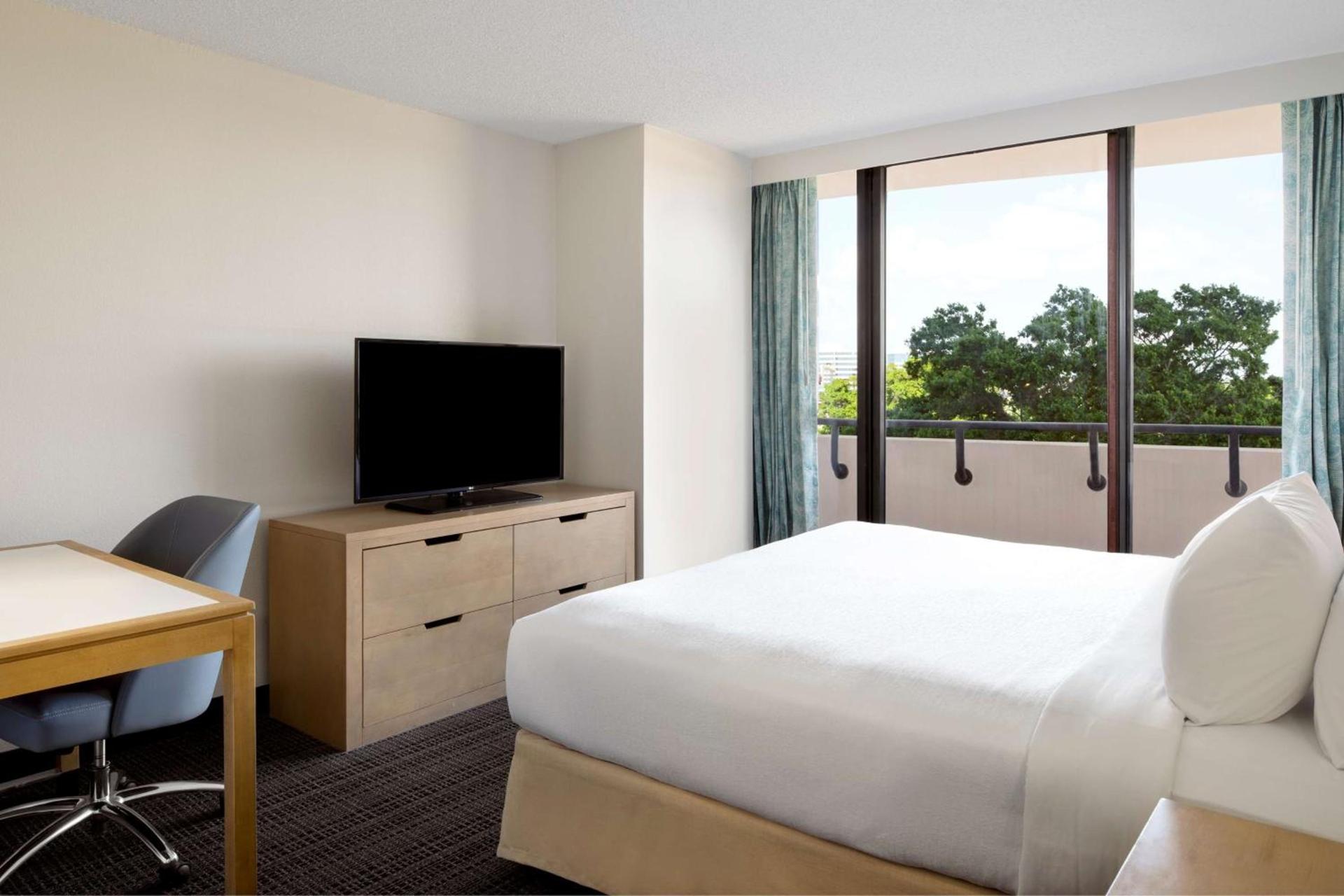 Embassy Suites by Hilton Tampa Airport Westshore photo 61