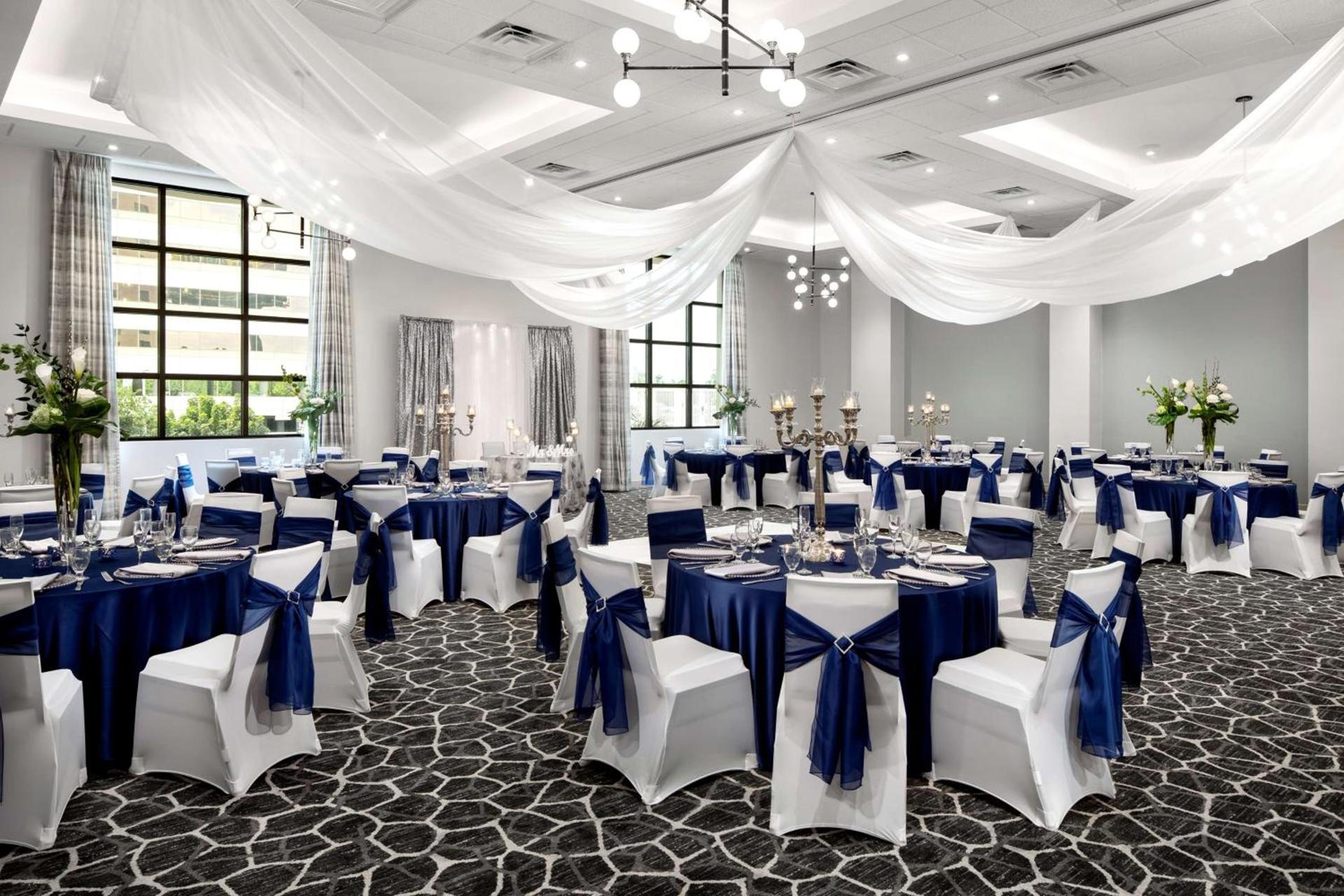 Embassy Suites by Hilton Tampa Airport Westshore photo 1