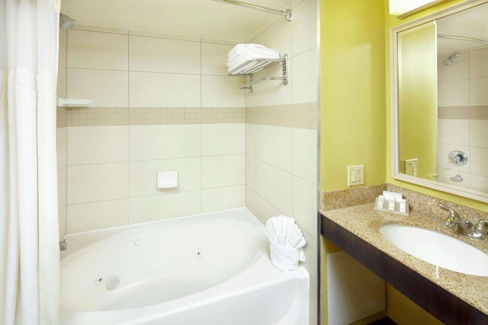 Hilton Garden Inn Tampa East Brandon photo 18