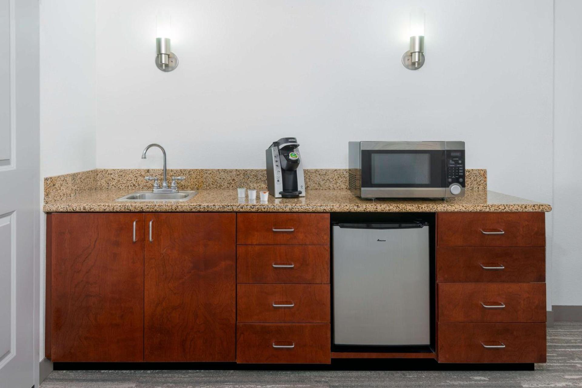 Hilton Garden Inn Tampa Riverview Brandon photo 15