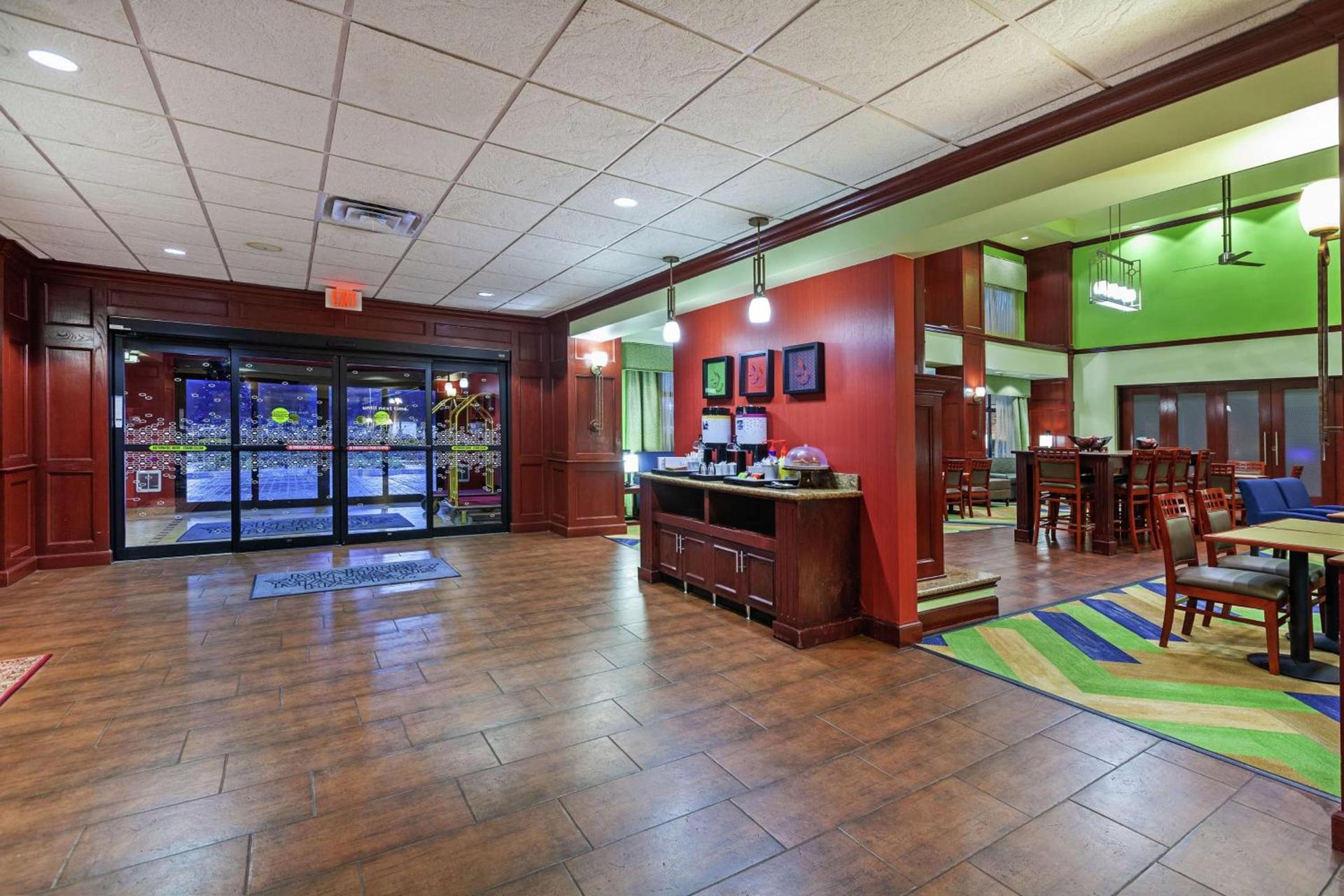Hampton Inn & Suites Owasso photo 12