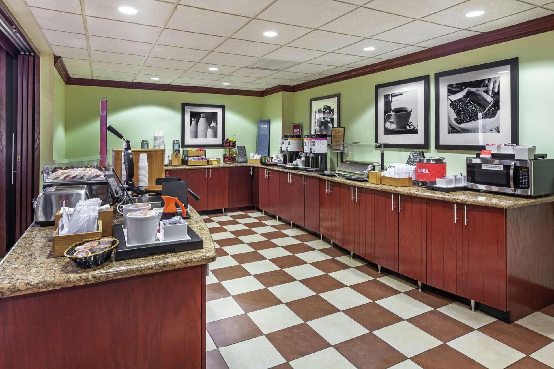 Hampton Inn & Suites Owasso photo 15