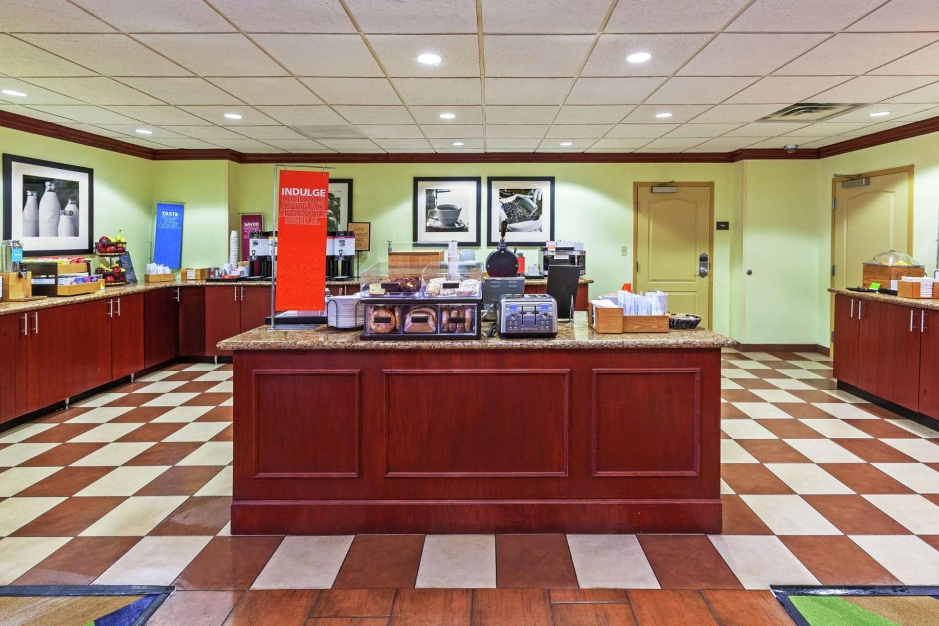 Hampton Inn & Suites Owasso photo 16