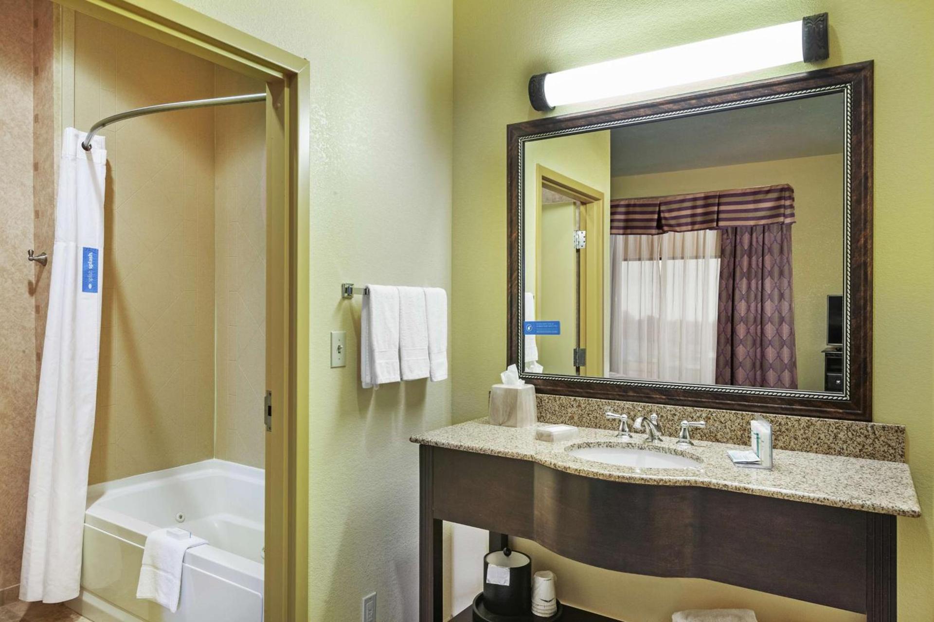 Hampton Inn & Suites Owasso photo 26