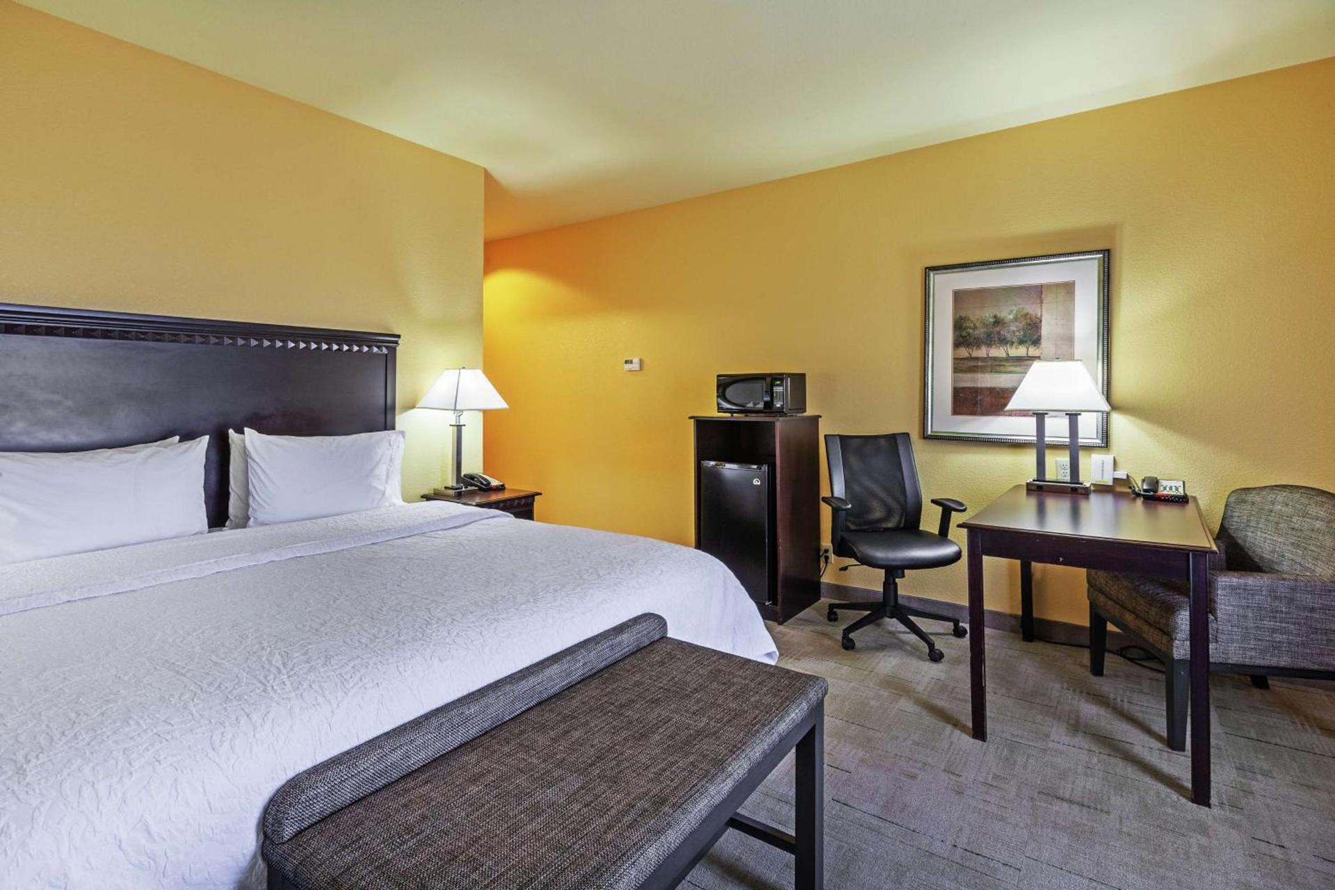 Hampton Inn & Suites Owasso photo 32