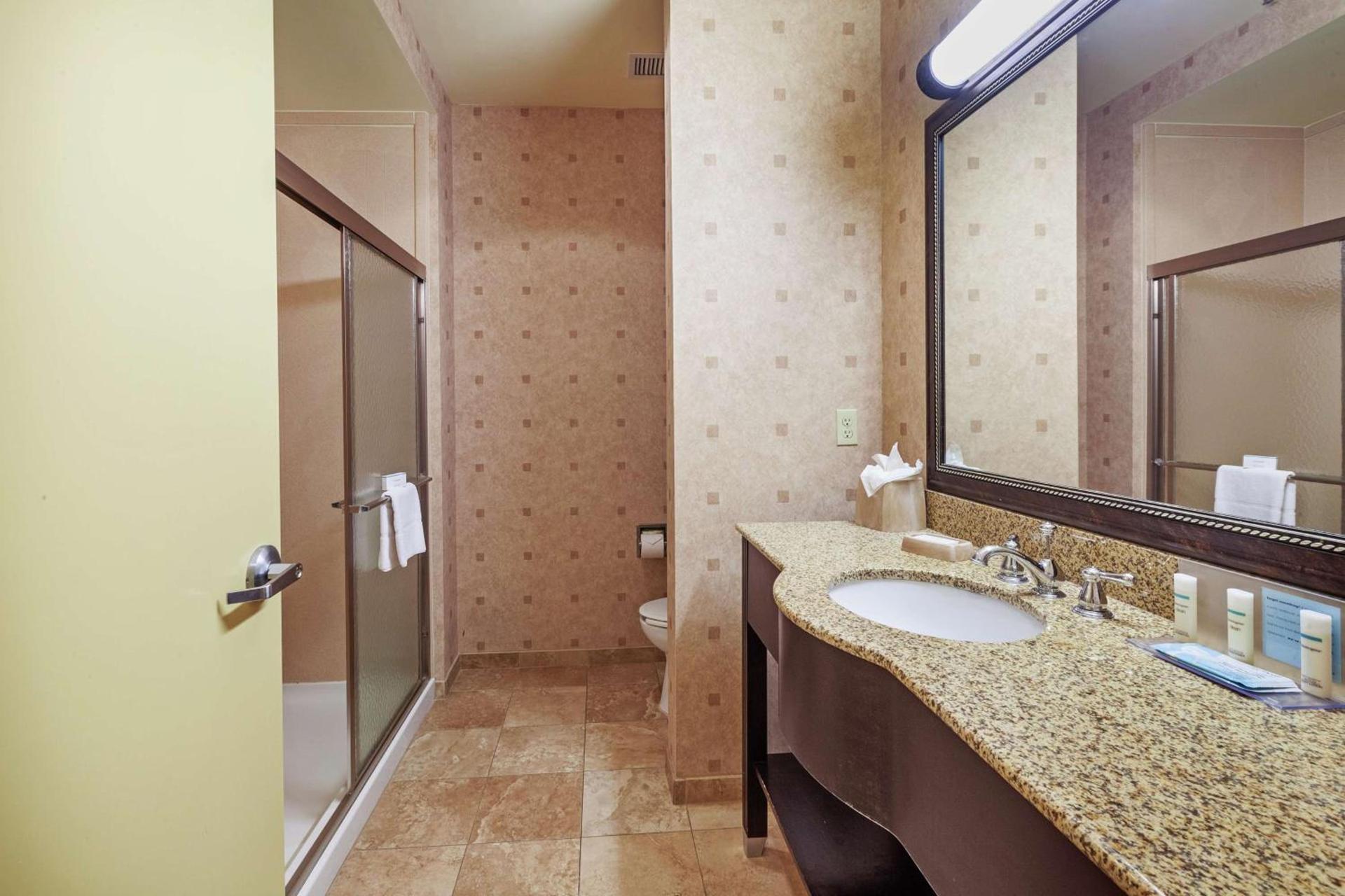 Hampton Inn & Suites Owasso photo 41