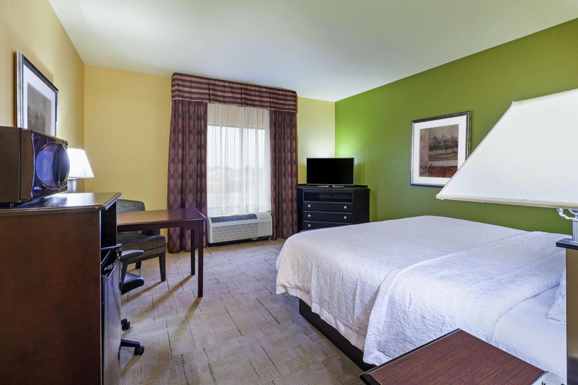 Hampton Inn & Suites Owasso photo 38