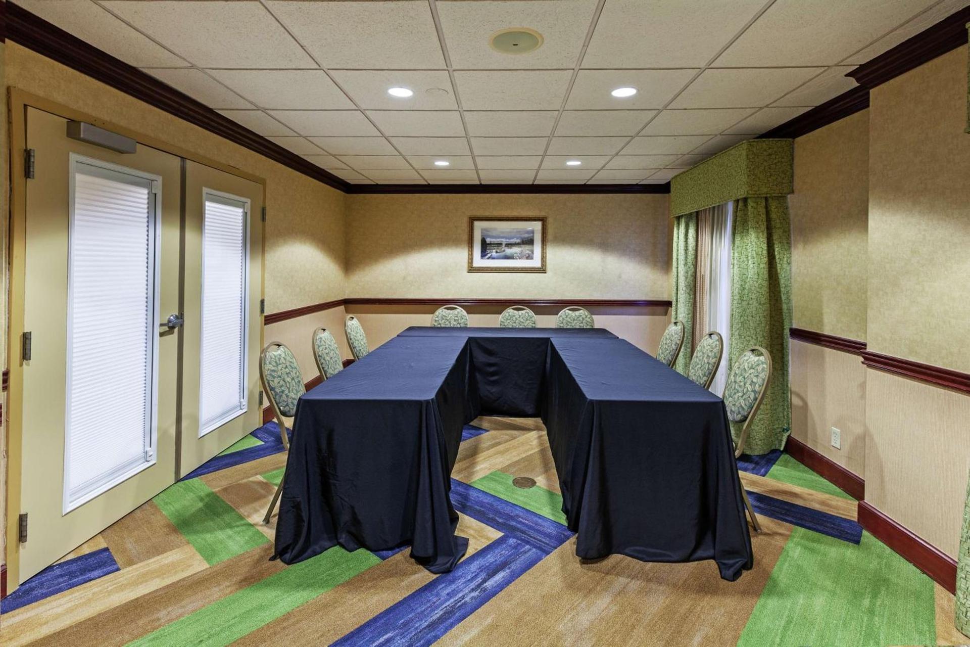 Hampton Inn & Suites Owasso photo 52