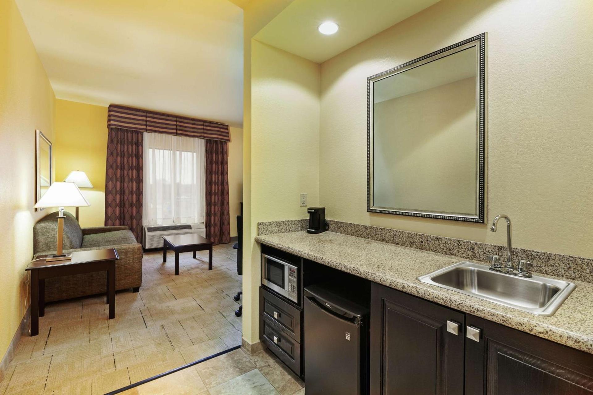 Hampton Inn & Suites Owasso photo 51