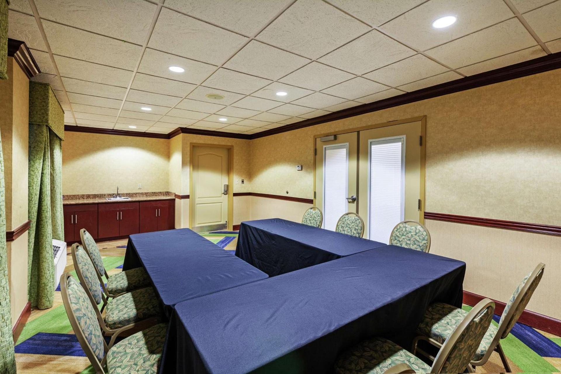 Hampton Inn & Suites Owasso photo 56